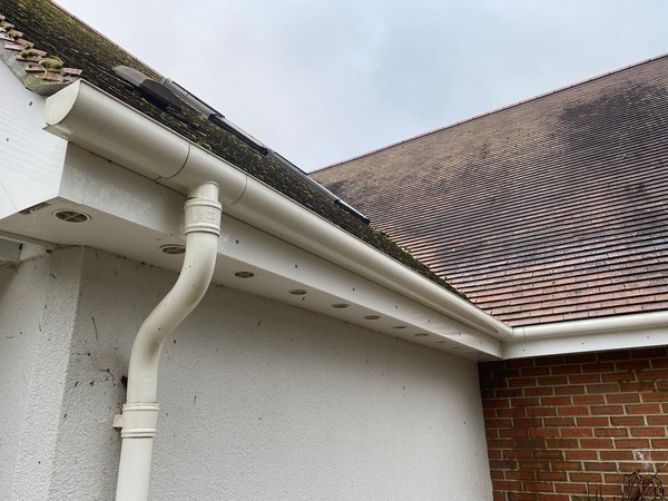 Residential gutter cleaning experts in Eaton Bray, Bedfordshire